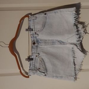 VINTAGE LEVI'S 505 JEAN CUTOFFS